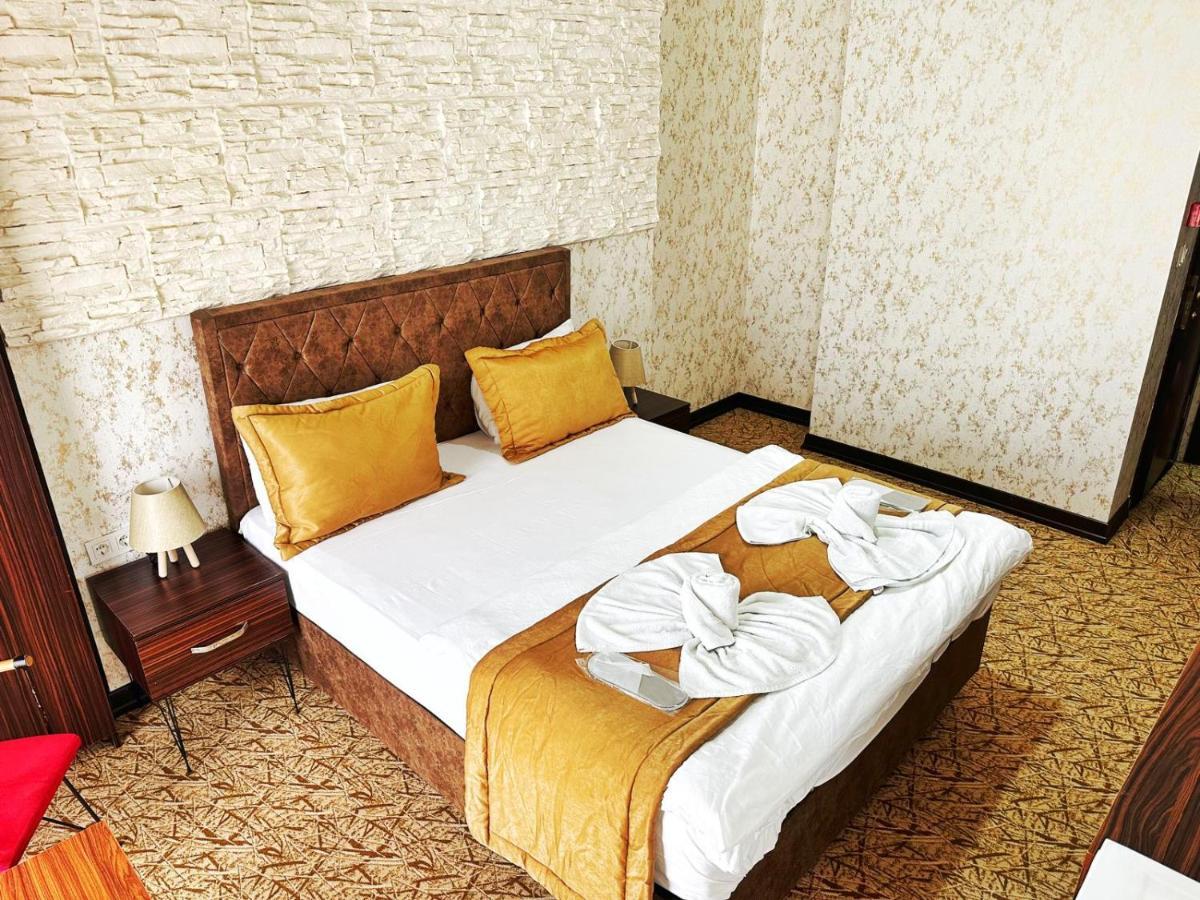 Rose Suite & Hotel บูยูกเชกเมเช ภายนอก รูปภาพ