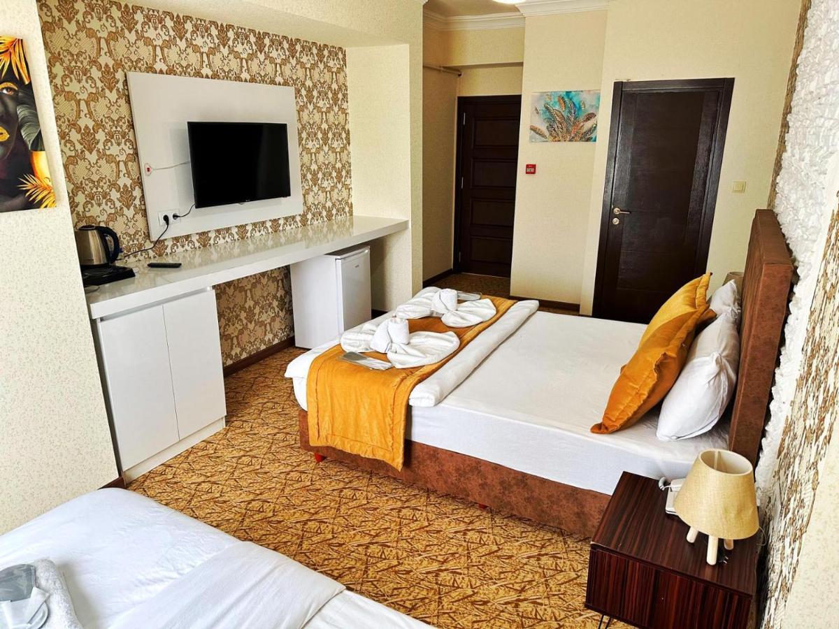 Rose Suite & Hotel บูยูกเชกเมเช ภายนอก รูปภาพ